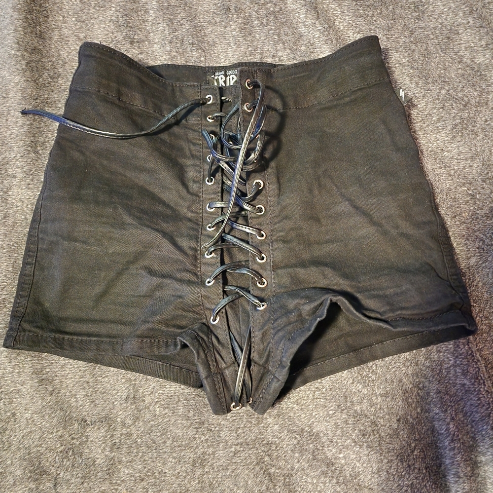 Tripp nyc lace up shorts